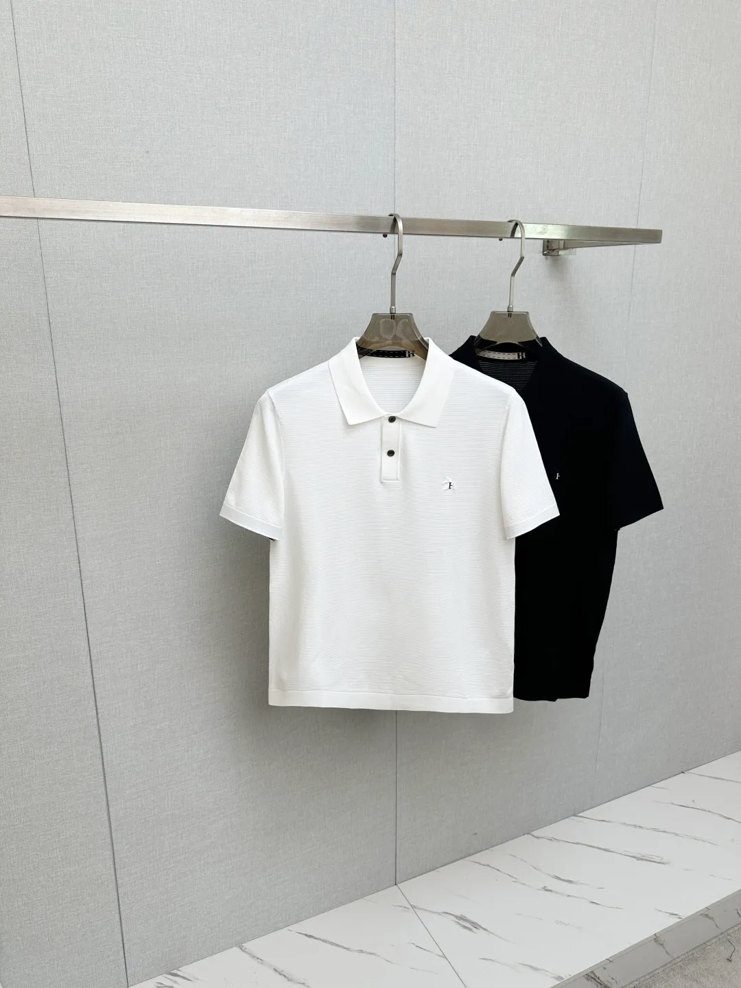 H Home Top Quality 2026 new product polo short sleeves! Original custom fabric, soft to the touch. Top imported private goods, fashionable design and trendy short sleeves, without losing luxury. There is no doubt about the quality. The upper body effect is amazing, luxury official website Same Style! Size: M-3XL